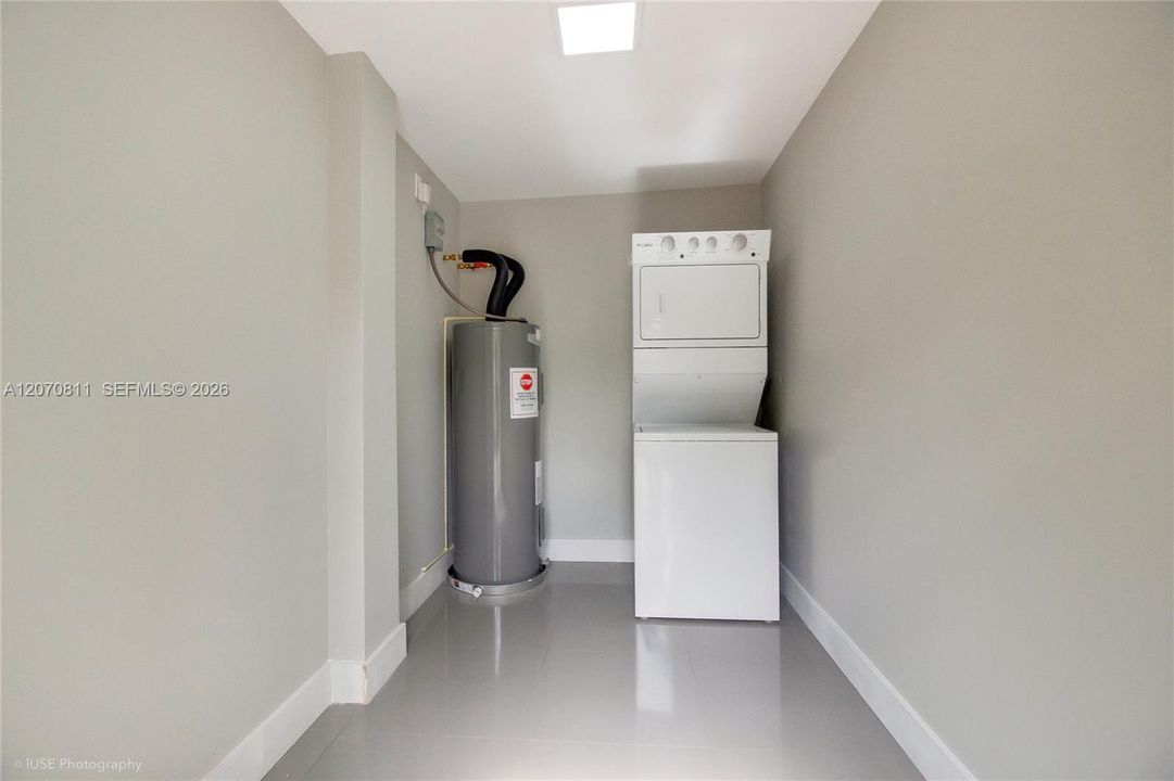 For Rent: $3,995 (4 beds, 3 baths, 1323 Square Feet)