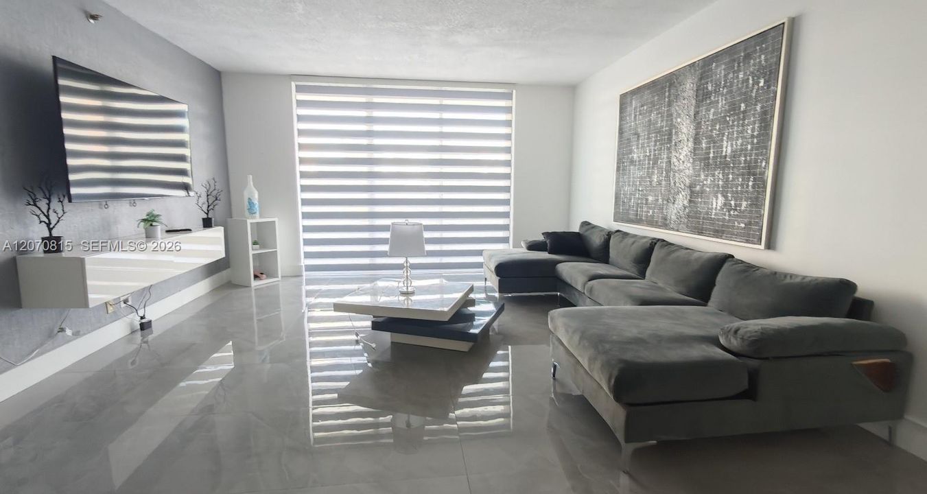 En Venta: $380,000 (2 camas, 2 baños, 1065 Pies cuadrados)