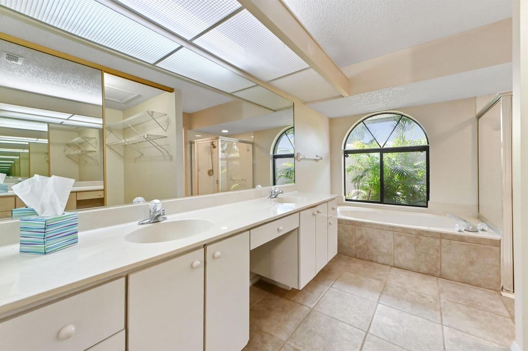 22 bathroom 01