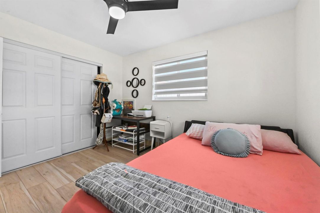 09 Bedroom 02