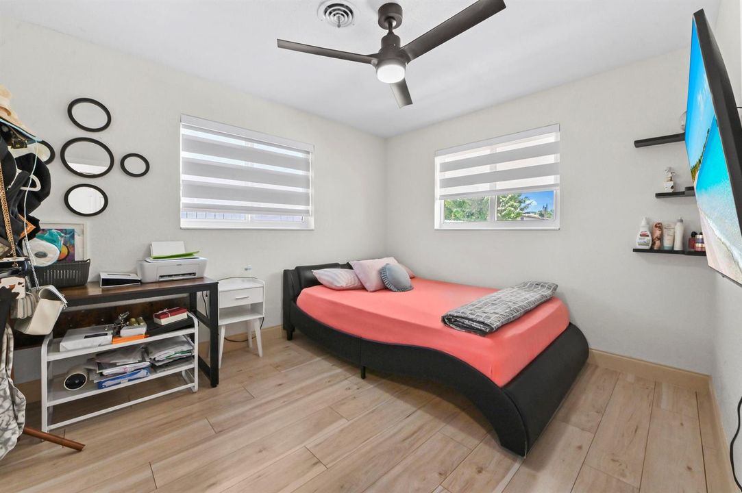 08 Bedroom 01