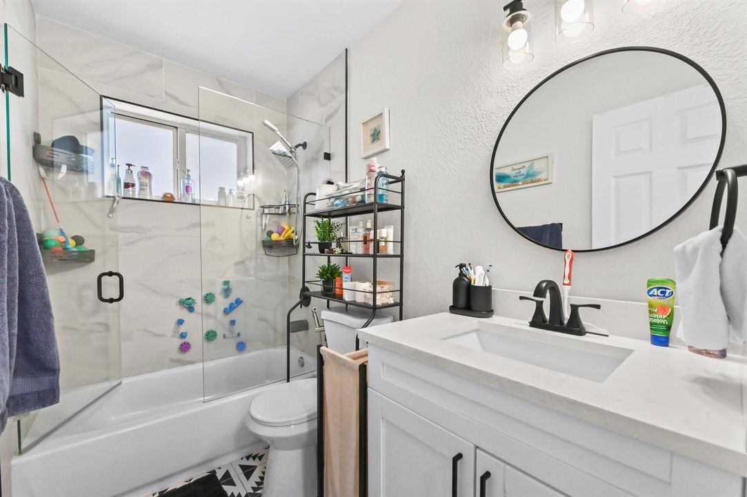 07 Bathroom 01