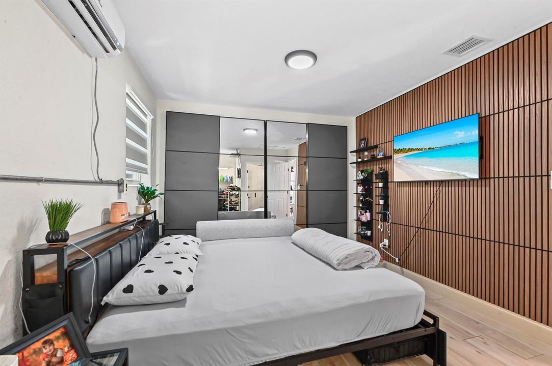20 Bedroom 02