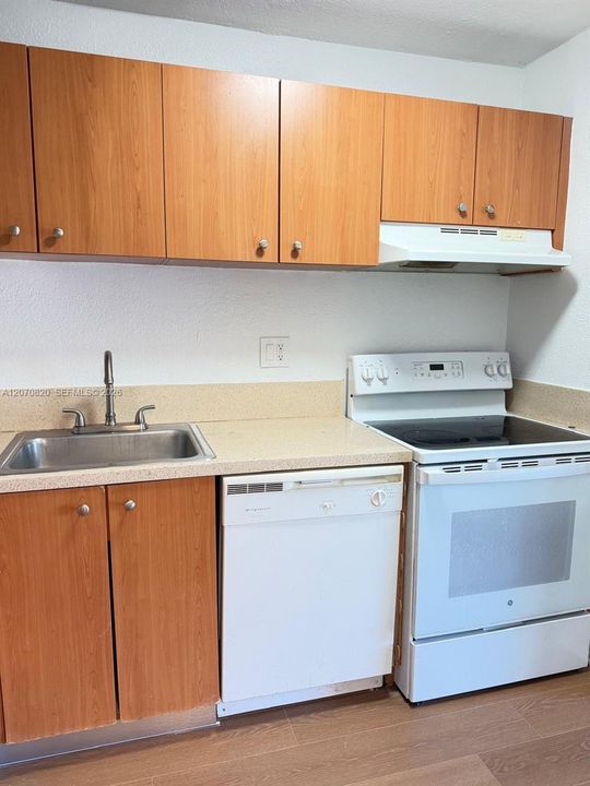 В аренду: $1,550 (1 спален, 1 ванн, 700 Квадратных фут)