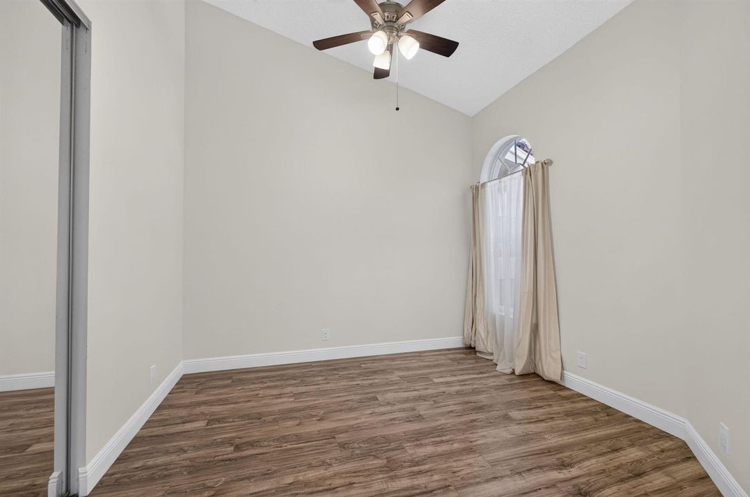 OFFICE/3RDBEDROOM