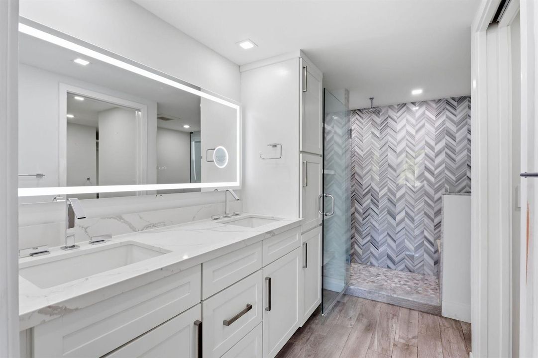 Primary En Suite