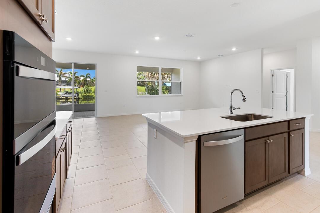 798 SE Seahouse Drive-29