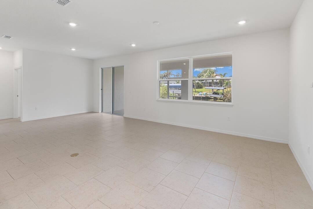 798 SE Seahouse Drive-32