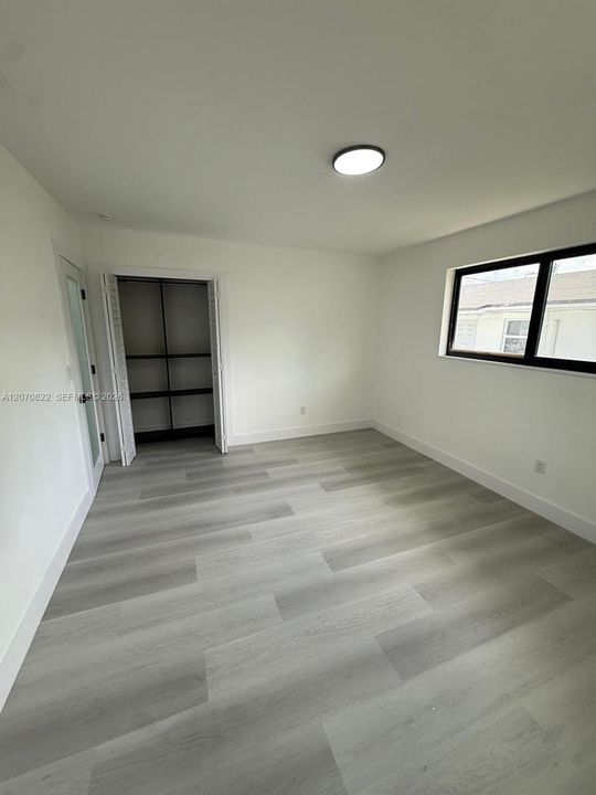 For Sale: $549,900 (4 beds, 2 baths, 1284 Square Feet)