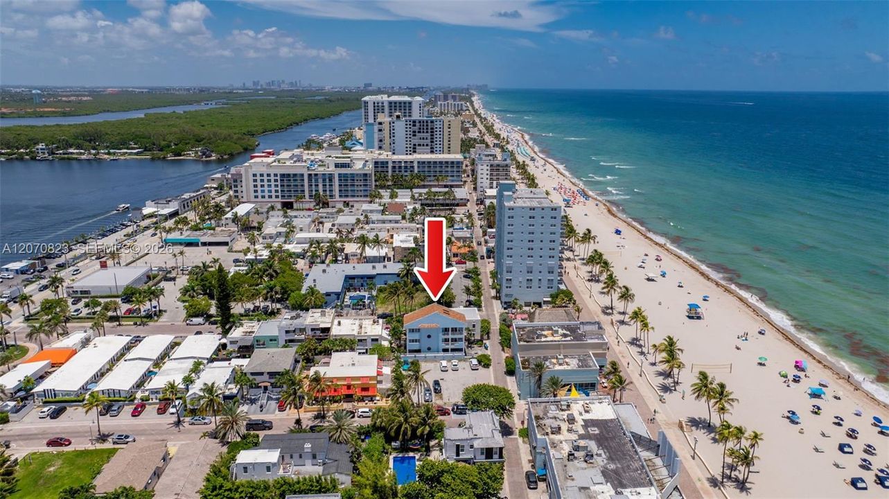 For Sale: $2,150,000 (2 beds, 2 baths, 2454 Square Feet)