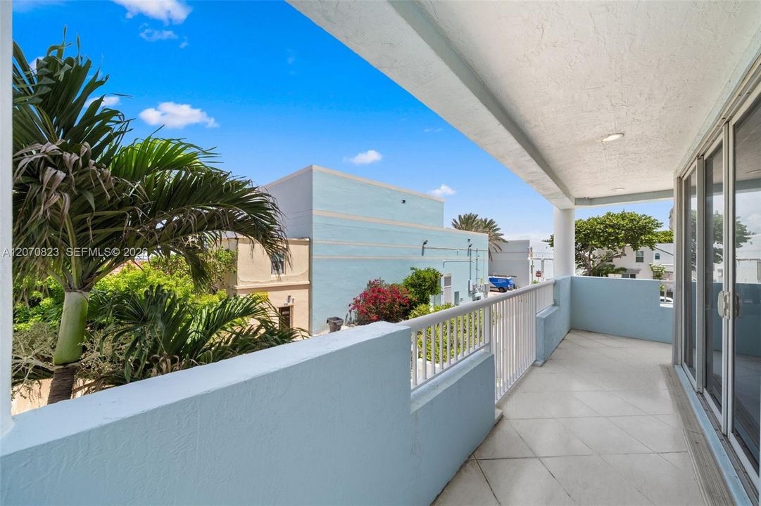 For Sale: $2,150,000 (2 beds, 2 baths, 2454 Square Feet)