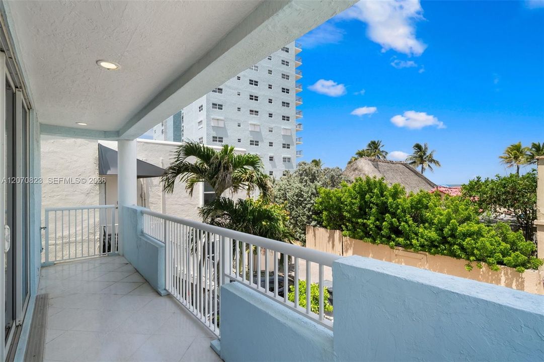 For Sale: $2,150,000 (2 beds, 2 baths, 2454 Square Feet)