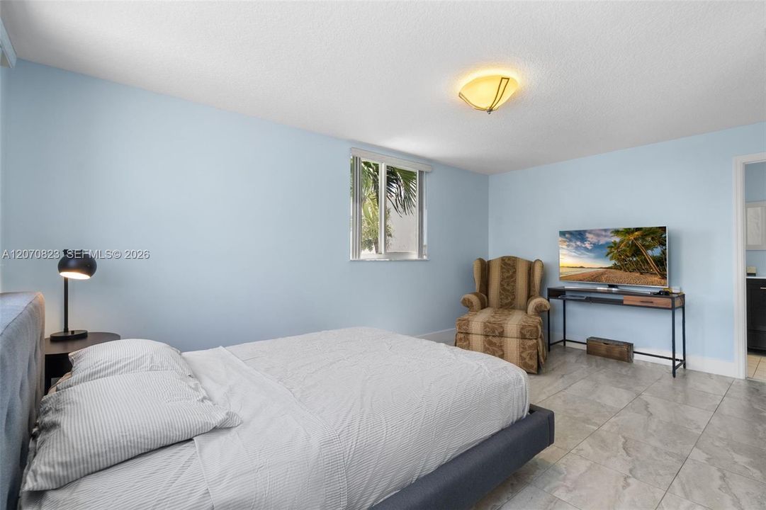 For Sale: $2,150,000 (2 beds, 2 baths, 2454 Square Feet)