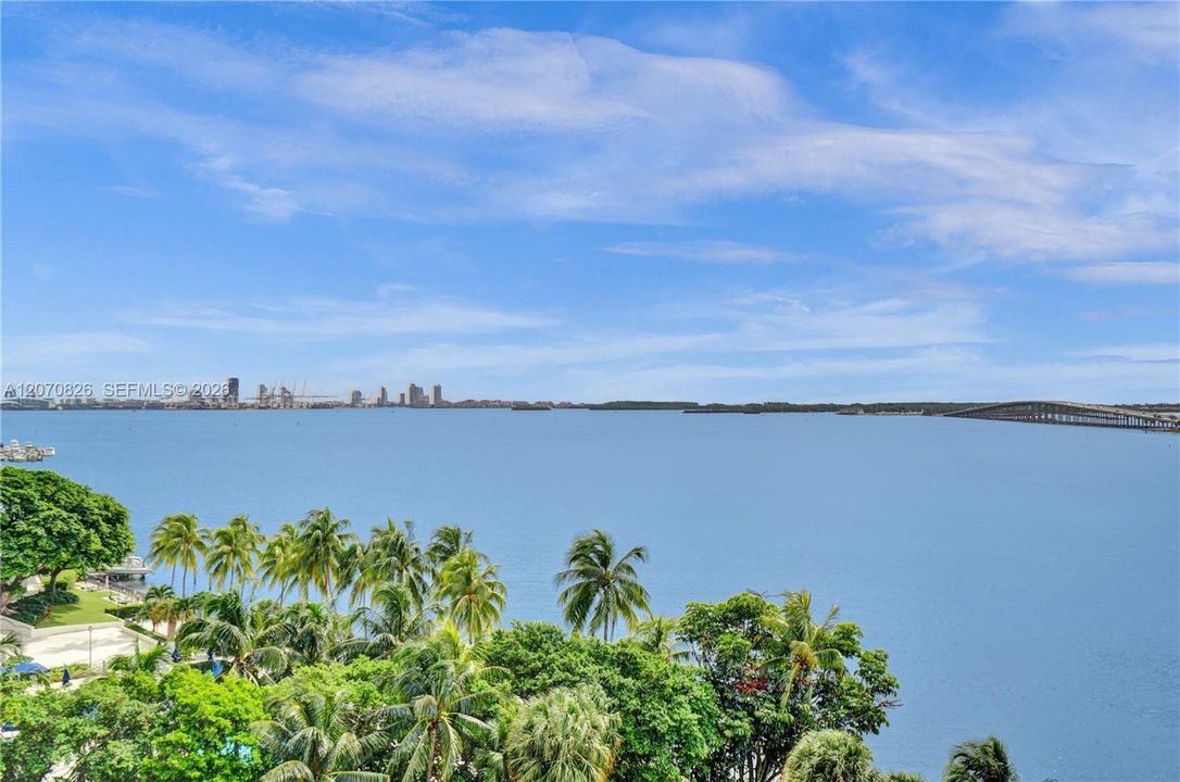For Sale: $725,000 (2 beds, 2 baths, 1188 Square Feet)