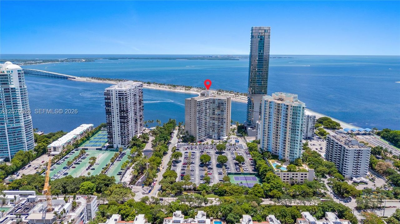 For Sale: $725,000 (2 beds, 2 baths, 1188 Square Feet)