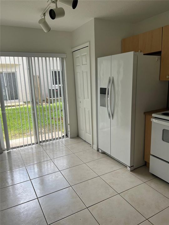 For Rent: $1,700 (2 beds, 2 baths, 822 Square Feet)