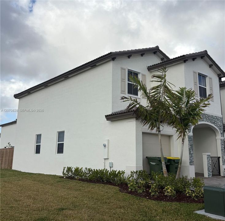 En Venta: $460,000 (3 camas, 2 baños, 1827 Pies cuadrados)