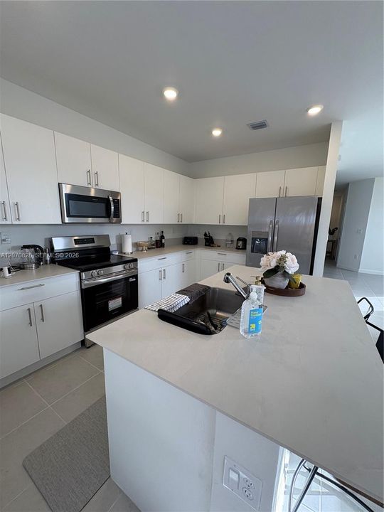 En Venta: $460,000 (3 camas, 2 baños, 1827 Pies cuadrados)