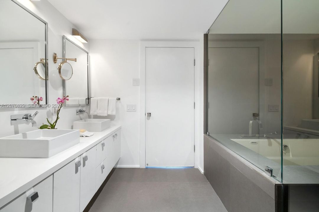 For Sale: $3,700,000 (3 beds, 3 baths, 1725 Square Feet)