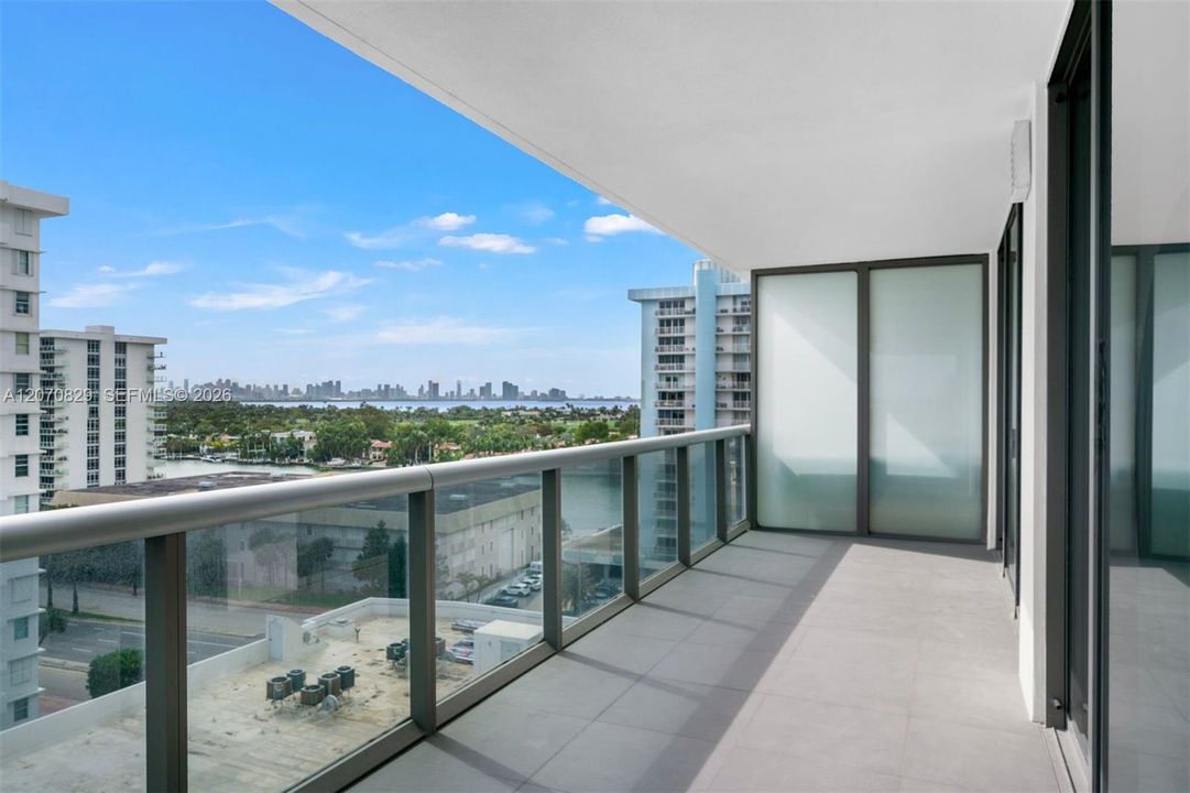 For Sale: $3,700,000 (3 beds, 3 baths, 1725 Square Feet)