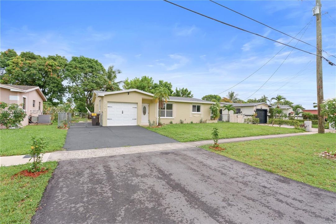 For Sale: $470,000 (3 beds, 2 baths, 1488 Square Feet)