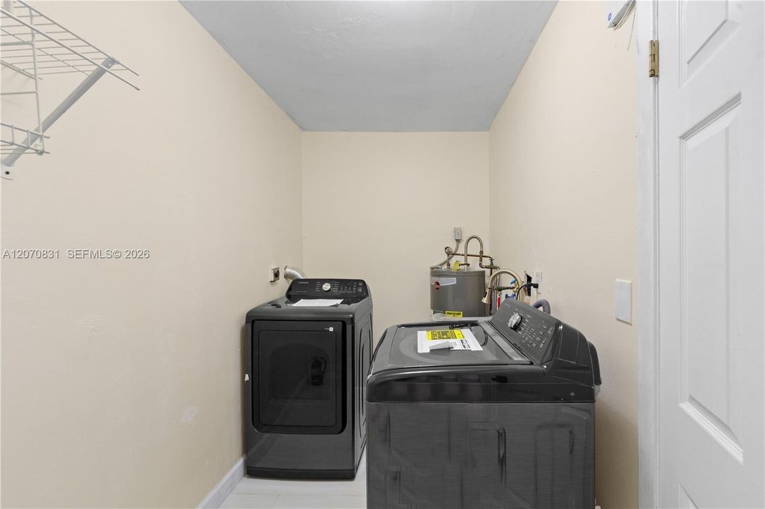 For Sale: $470,000 (3 beds, 2 baths, 1488 Square Feet)