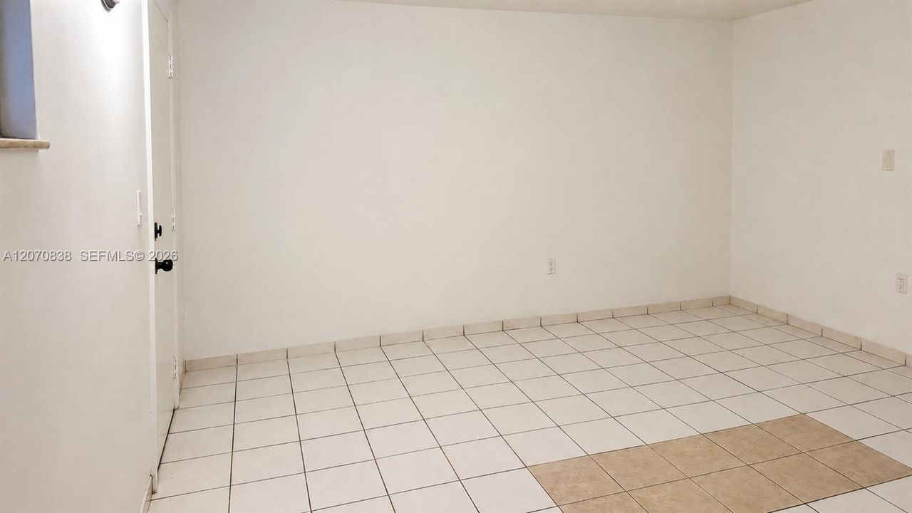 For Rent: $1,800 (1 beds, 1 baths, 551 Square Feet)