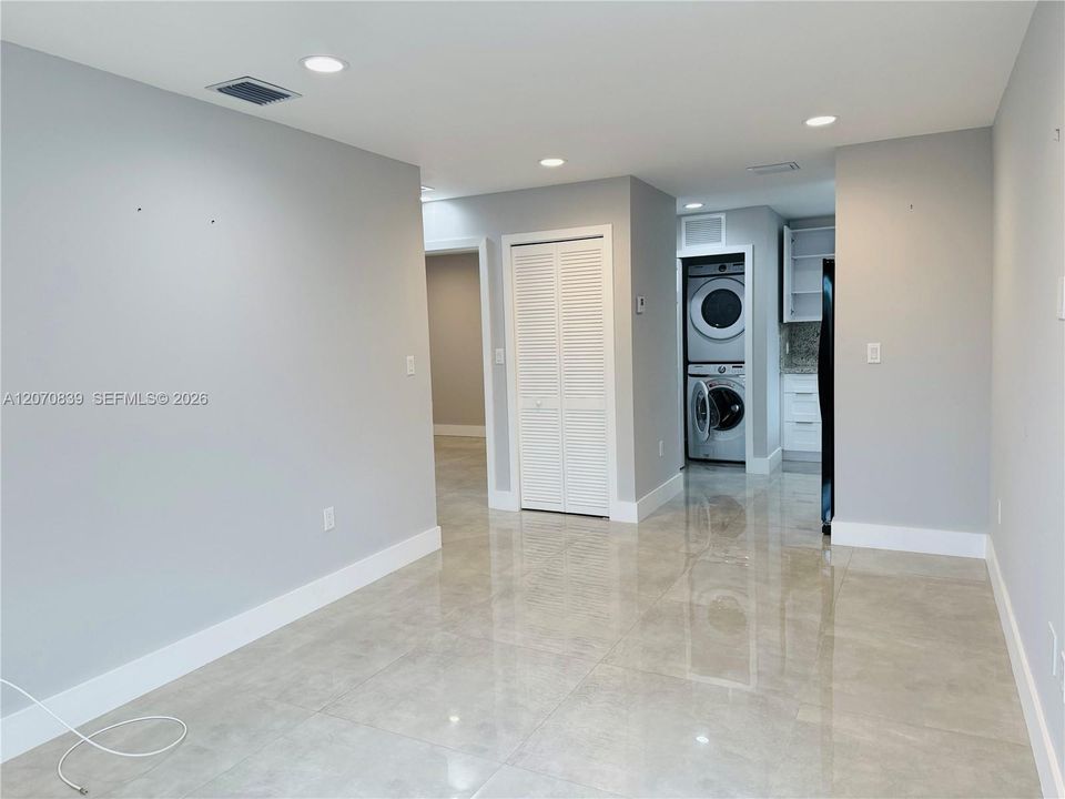 For Rent: $2,500 (2 beds, 1 baths, 1104 Square Feet)