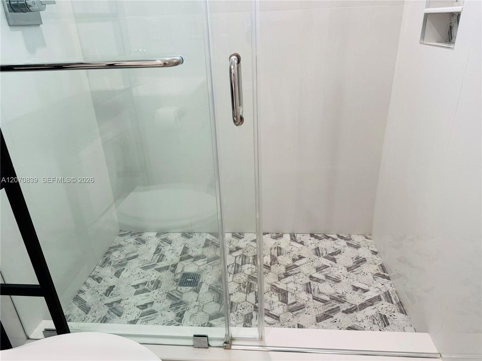 For Rent: $2,500 (2 beds, 1 baths, 1104 Square Feet)