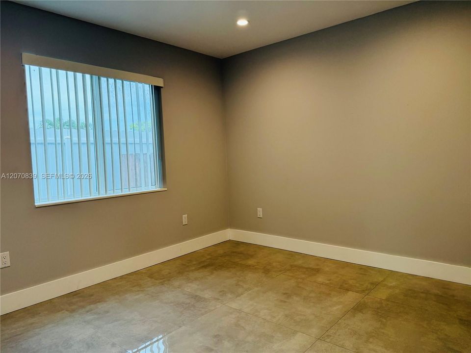 For Rent: $2,500 (2 beds, 1 baths, 1104 Square Feet)