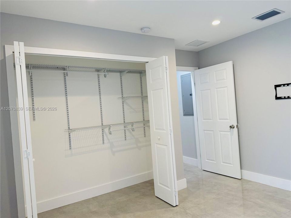 For Rent: $2,500 (2 beds, 1 baths, 1104 Square Feet)