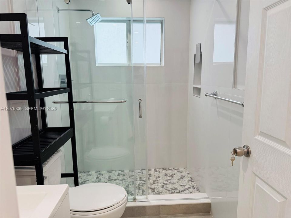 For Rent: $2,500 (2 beds, 1 baths, 1104 Square Feet)