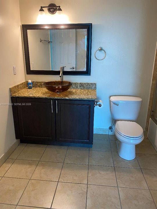 For Rent: $2,600 (2 beds, 2 baths, 985 Square Feet)