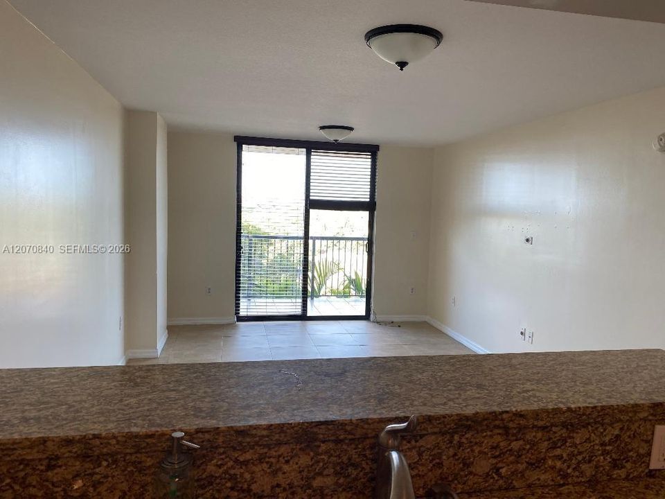 For Rent: $2,600 (2 beds, 2 baths, 985 Square Feet)