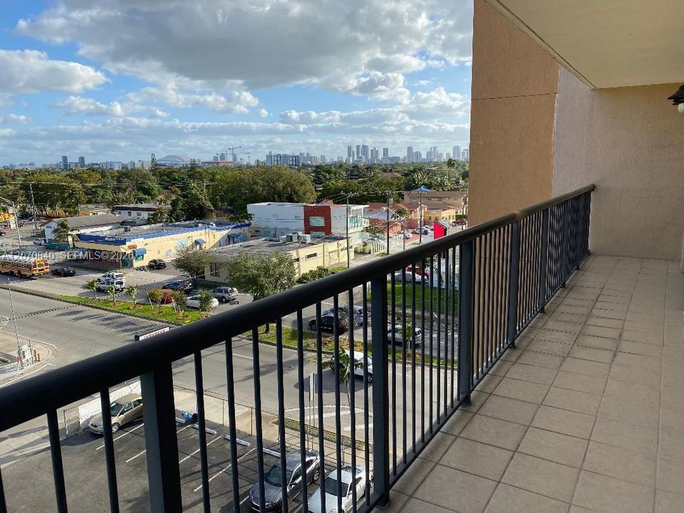 For Rent: $2,600 (2 beds, 2 baths, 985 Square Feet)