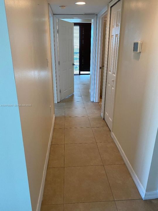 For Rent: $2,600 (2 beds, 2 baths, 985 Square Feet)