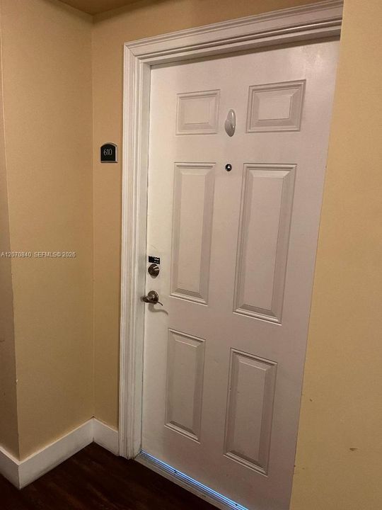 For Rent: $2,600 (2 beds, 2 baths, 985 Square Feet)