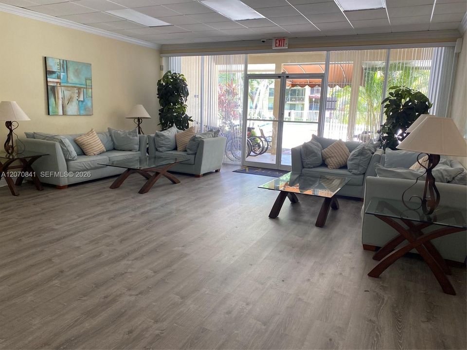 For Rent: $1,845 (1 beds, 1 baths, 840 Square Feet)