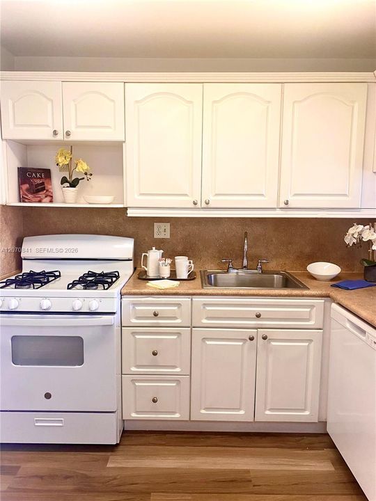 For Rent: $1,845 (1 beds, 1 baths, 840 Square Feet)