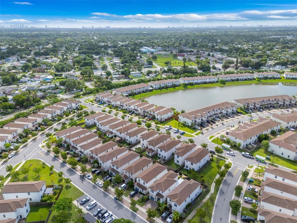 На продажу: $619,999 (3 спален, 2 ванн, 1840 Квадратных фут)