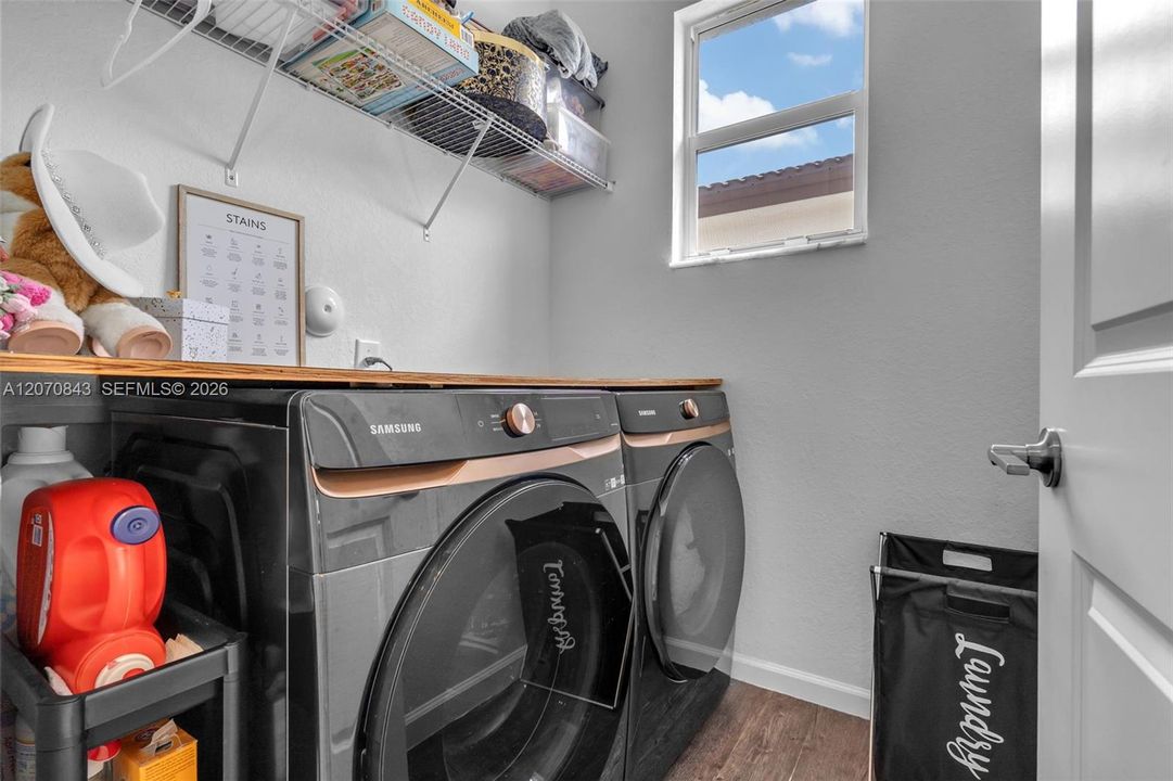 На продажу: $619,999 (3 спален, 2 ванн, 1840 Квадратных фут)