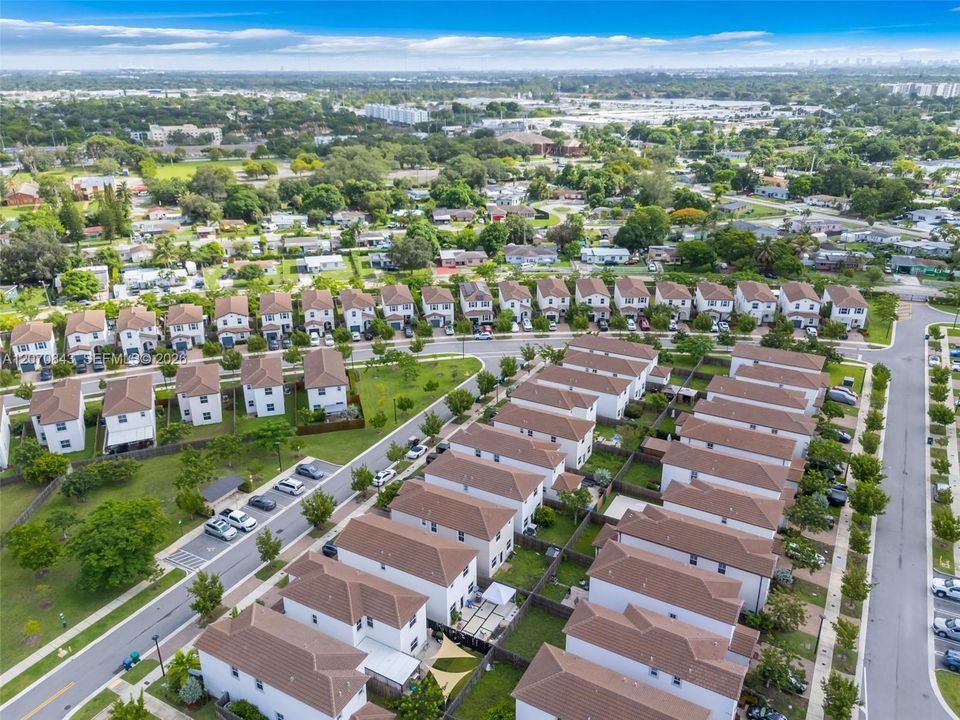 На продажу: $619,999 (3 спален, 2 ванн, 1840 Квадратных фут)