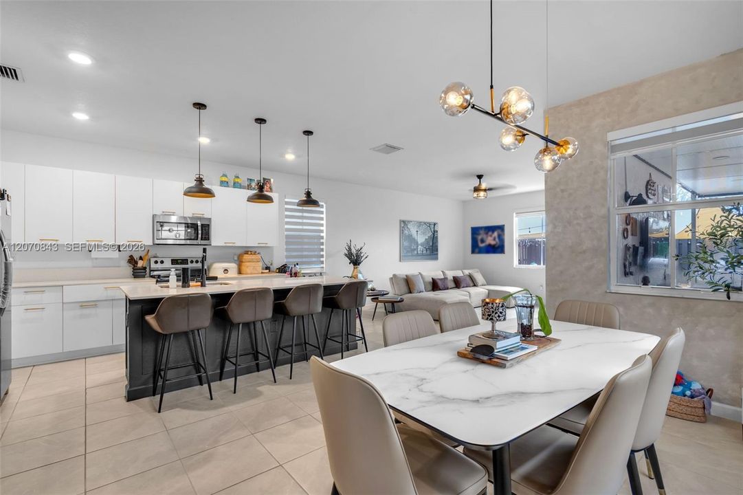 На продажу: $619,999 (3 спален, 2 ванн, 1840 Квадратных фут)