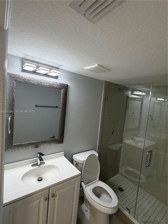 For Rent: $2,175 (3 beds, 2 baths, 1099 Square Feet)