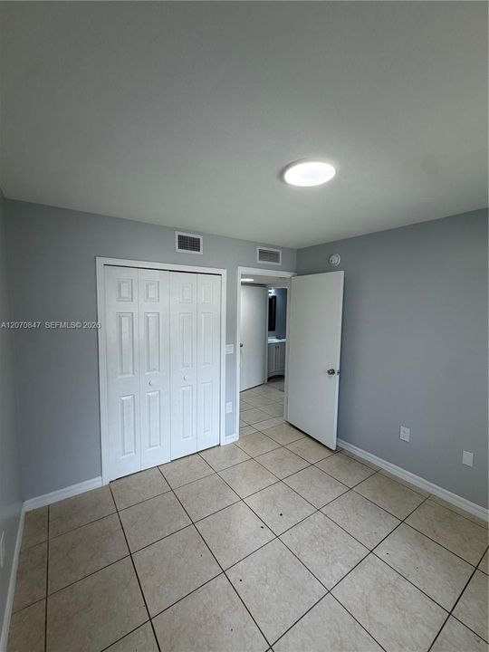 For Rent: $2,175 (3 beds, 2 baths, 1099 Square Feet)