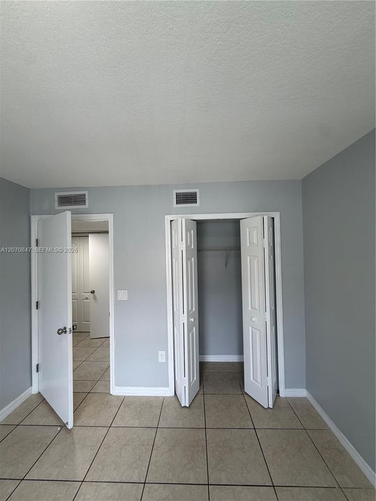 For Rent: $2,175 (3 beds, 2 baths, 1099 Square Feet)