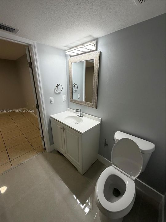For Rent: $2,175 (3 beds, 2 baths, 1099 Square Feet)