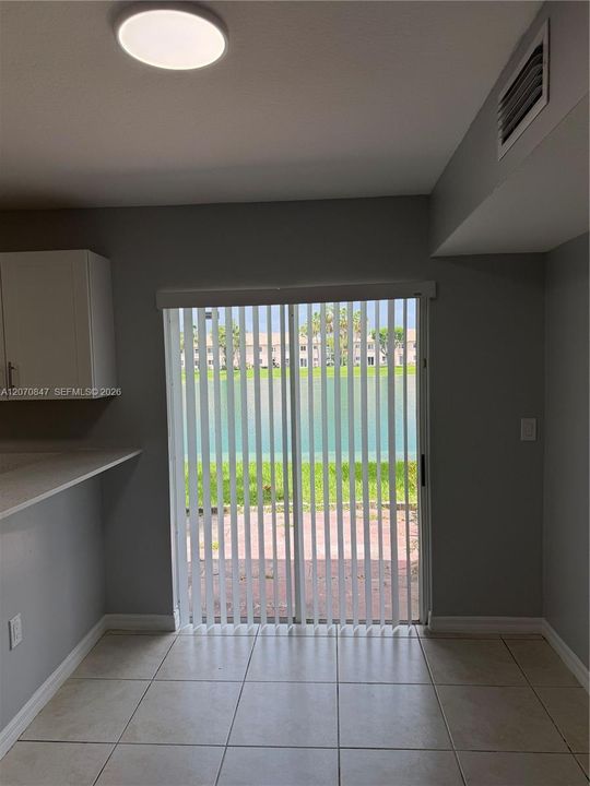 For Rent: $2,175 (3 beds, 2 baths, 1099 Square Feet)