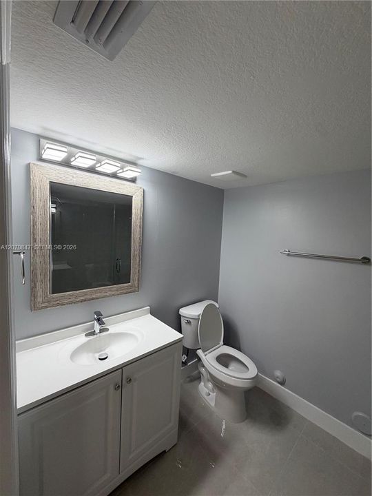 For Rent: $2,175 (3 beds, 2 baths, 1099 Square Feet)