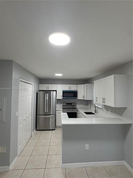 For Rent: $2,175 (3 beds, 2 baths, 1099 Square Feet)